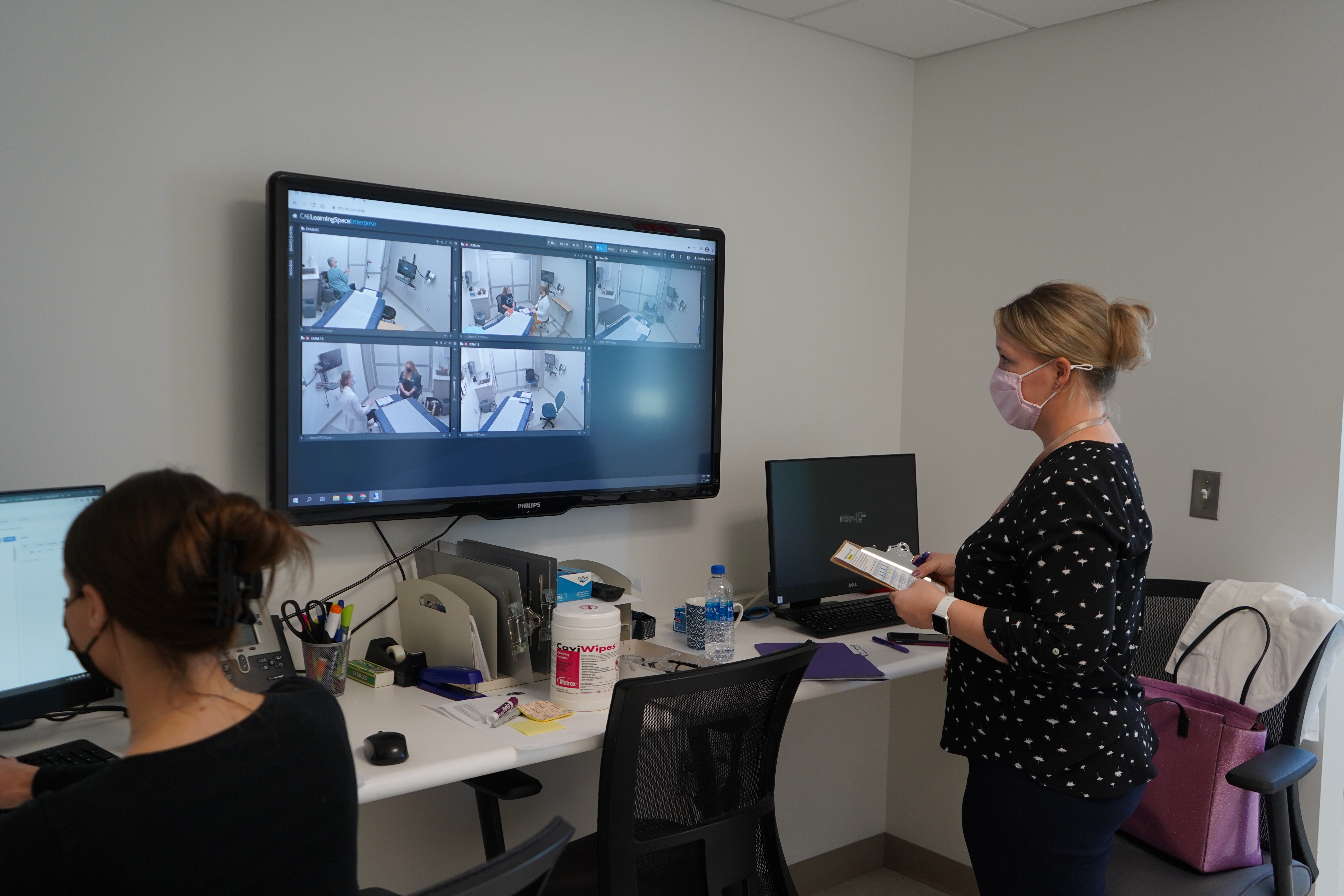 Dr. Ashleigh Barrickman is presented with the 2022 David H. Wilks Memorial Award for Excellence in Simulation.